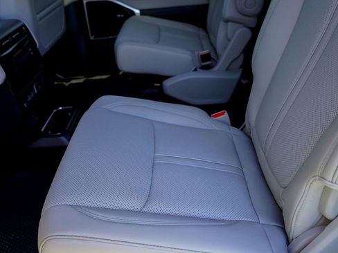 New 2026 Jeep Grand Wagoneer L Limited AWD/4WD image 23