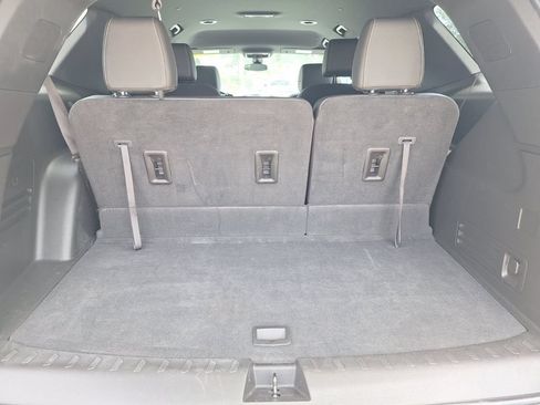 Used 2023 Chevrolet Traverse LT FWD image 26