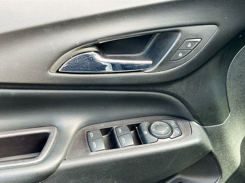 Used 2020 Chevrolet Equinox Premier image 12