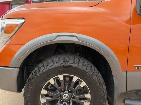 Used 2019 Nissan Titan PRO-4X image 7