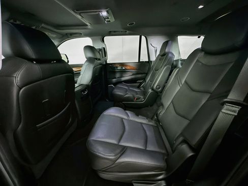 Used 2019 Cadillac Escalade Premium Luxury AWD/4WD image 29
