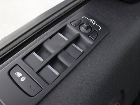 Used 2020 Land Rover Discovery Sport SE R-Dynamic image 22