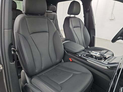 Used 2025 Audi Q7 Premium w/ Convenience Plus Package image 10