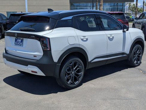 New 2026 Nissan Kicks SR FWD image 2
