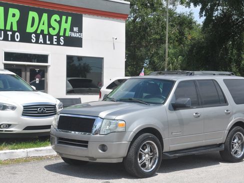Used 2008 Ford Expedition XLT image 2