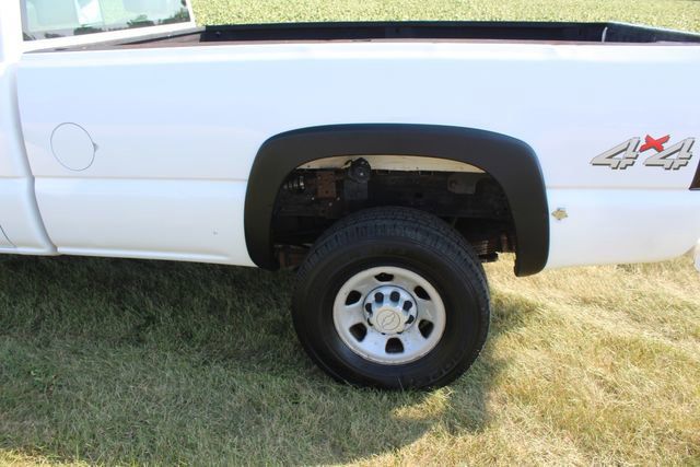 Used 2007 Chevrolet Silverado 3500 4x4 Regular Cab w/ Skid Plate Package image 14