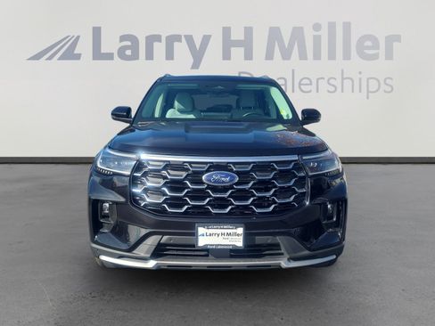 Certified 2025 Ford Explorer Platinum w/ Ultimate Package image 8