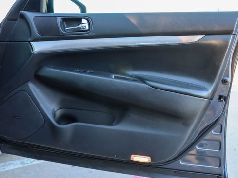 Used 2013 INFINITI G37 Journey w/ Premium Pkg image 10