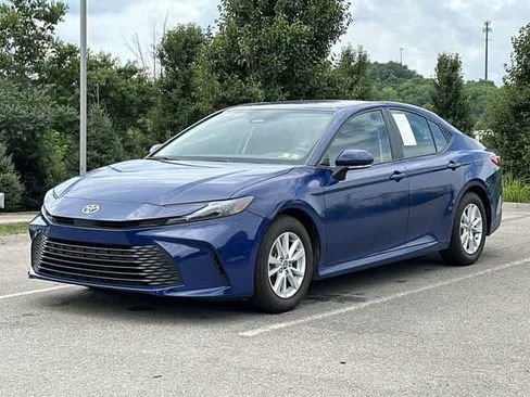 Used 2025 Toyota Camry LE FWD image 1