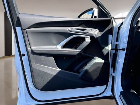 Used 2025 Audi Q5 Premium w/ Convenience Package image 20