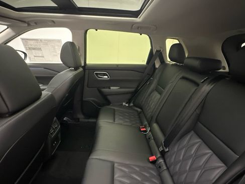 New 2026 Nissan Rogue Platinum AWD/4WD image 10