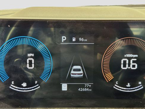 Used 2025 Hyundai Sonata SEL FWD image 21