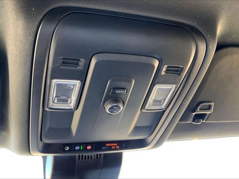 Used 2025 Chevrolet Tahoe LT image 33