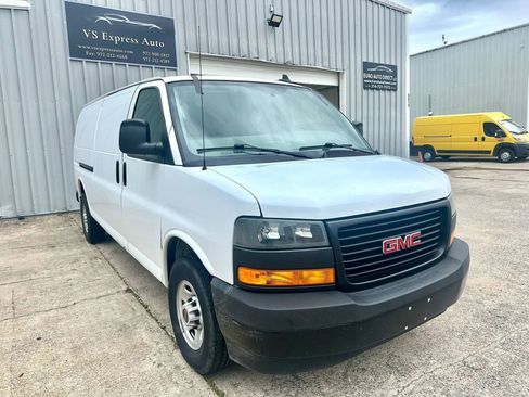 Used 2023 GMC Savana 2500 Extended w/ Driver Convenience Package image 8