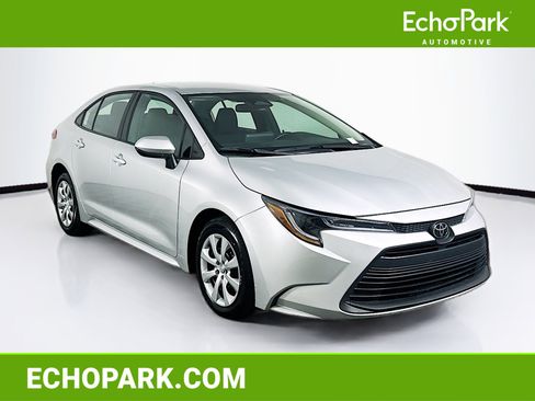 Used 2024 Toyota Corolla LE image 1