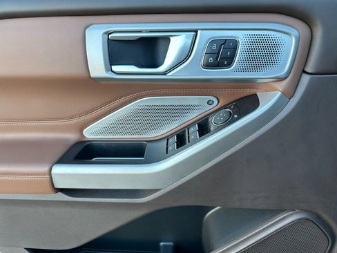 New 2024 Ford Explorer King Ranch w/ Technology Package RWD image 13