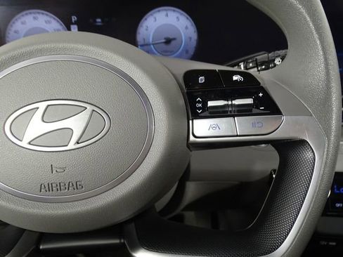 Used 2024 Hyundai Elantra SEL image 24