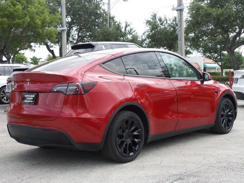 Used 2021 Tesla Model Y Long Range AWD/4WD image 11