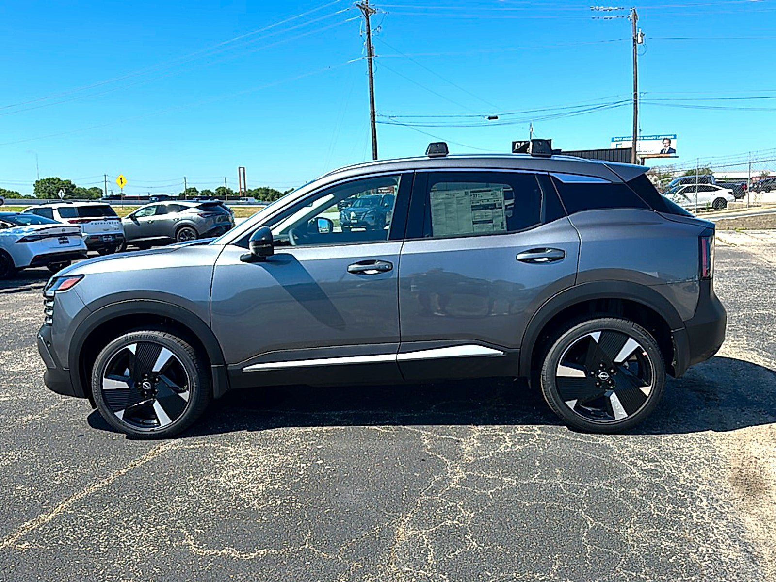 New 2026 Nissan Kicks SR w/ Cold Weather Package FWD image 5