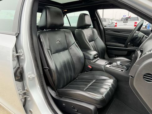 Used 2023 Chrysler 300 S image 30