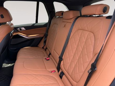 Used 2024 BMW X5 xDrive40i w/ Premium Package AWD/4WD image 13