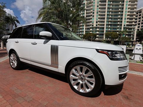 Used 2015 Land Rover Range Rover Supercharged image 13