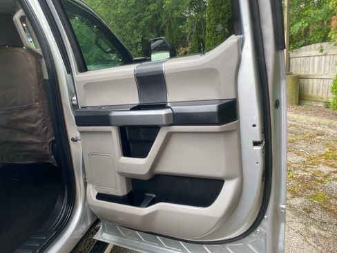 Used 2018 Ford F250 XLT w/ Snow Plow Prep Package AWD/4WD image 19