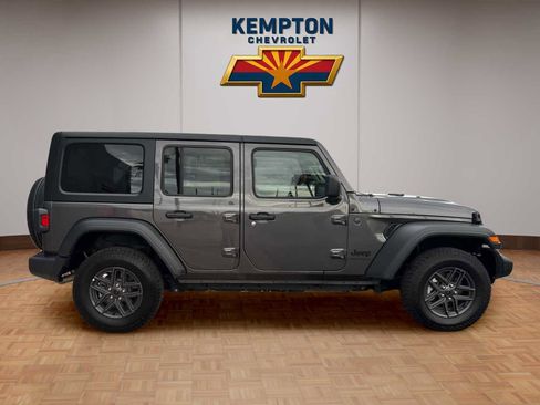Used 2025 Jeep Wrangler Unlimited Sport AWD/4WD image 7