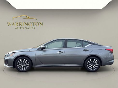 Used 2023 Nissan Altima 2.5 SV image 4