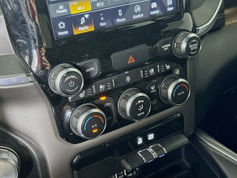 Used 2024 RAM 1500 Laramie image 27