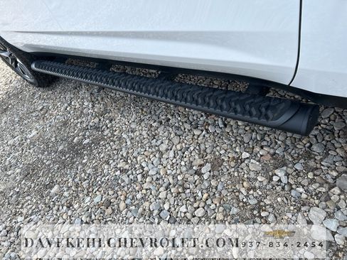 Used 2024 Chevrolet Suburban Z71 w/ Z71 Off-Road Package image 35