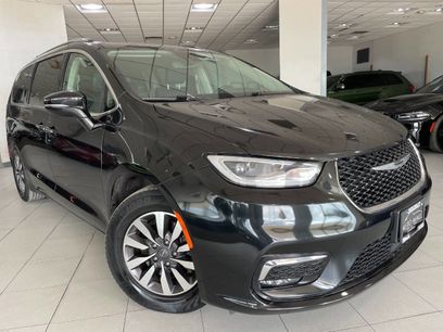 Used 2021 Chrysler Pacifica Touring-L