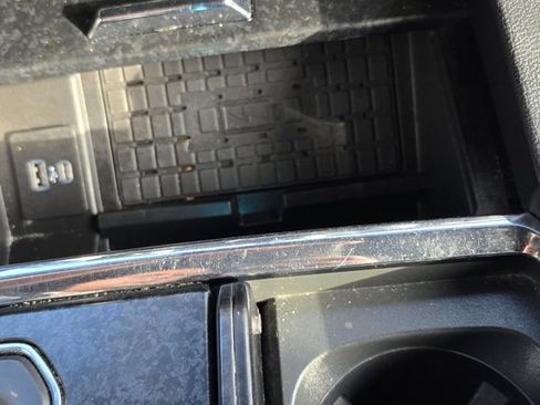 Used 2022 Ford Expedition Max Limited image 32