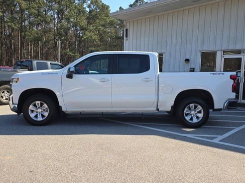 Used 2021 Chevrolet Silverado 1500 LT image 2