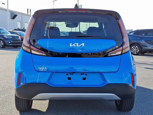 Used 2025 Kia Soul S image 3