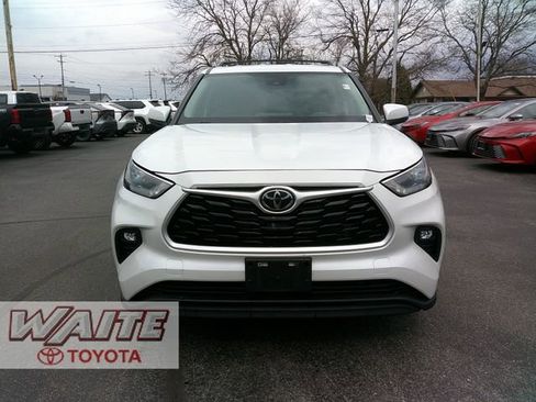 Used 2023 Toyota Highlander LE image 6