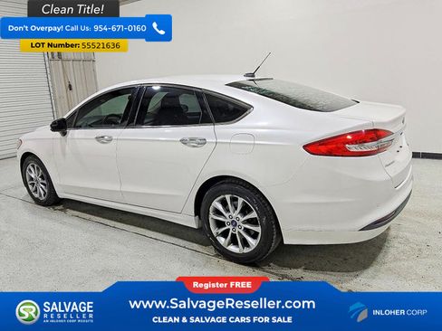 Used 2017 Ford Fusion SE w/ Fusion SE Technology Package FWD image 3