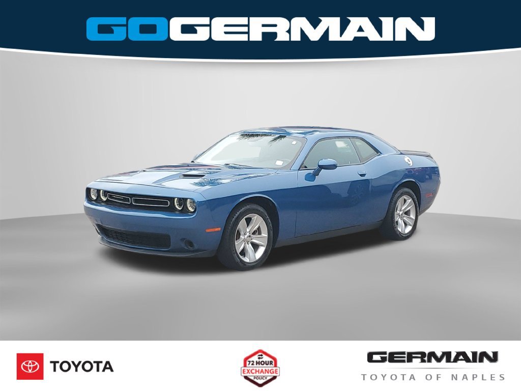 Used 2023 Dodge Challenger SXT RWD image 1