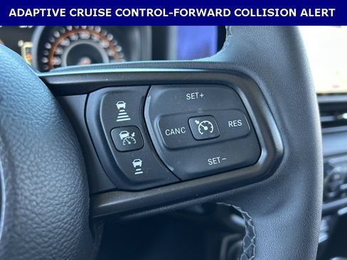 Used 2025 Jeep Gladiator Sport w/ Premium Package image 14