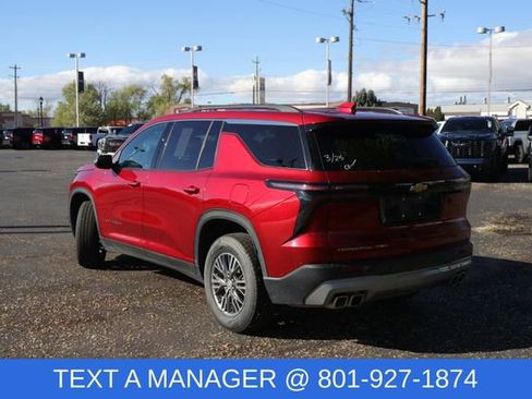 Used 2025 Chevrolet Traverse LT AWD/4WD image 4