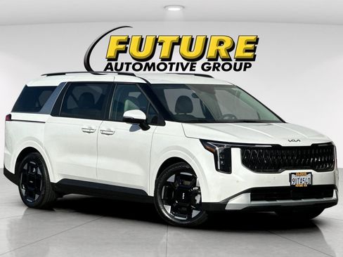 Used 2026 Kia Carnival EX image 2