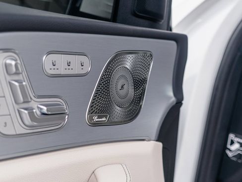 Used 2024 Mercedes-Benz GLS 450 4MATIC image 7