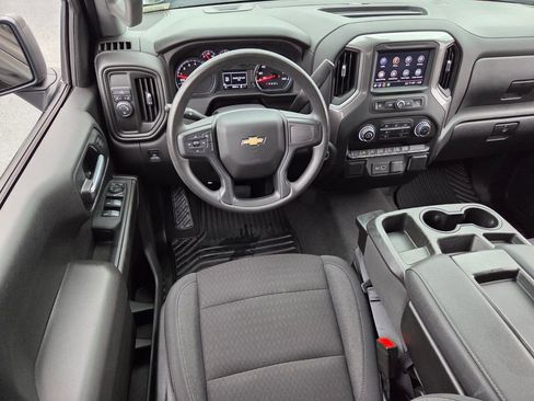 Used 2022 Chevrolet Silverado 1500 Custom image 6
