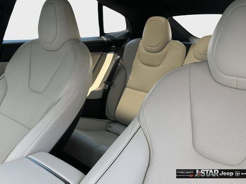 Used 2022 Tesla Model S Plaid image 13