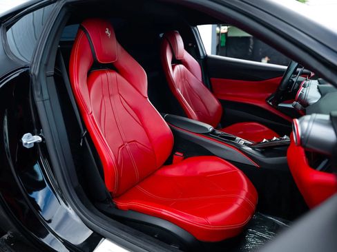 Used 2019 Ferrari 812 Superfast RWD image 18