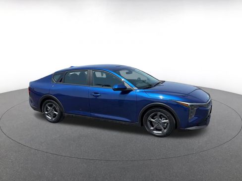Used 2026 Kia K4 FWD image 2