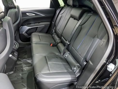 New 2025 Cadillac Lyriq Luxury image 9