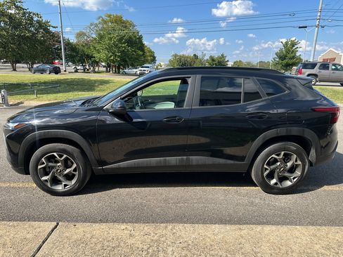 Used 2025 Chevrolet Trax LT w/ LT Convenience Package FWD image 7