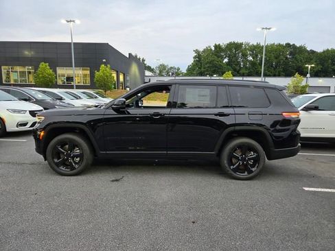 New 2025 Jeep Grand Cherokee L Limited w/ Black Appearance Package RWD image 4