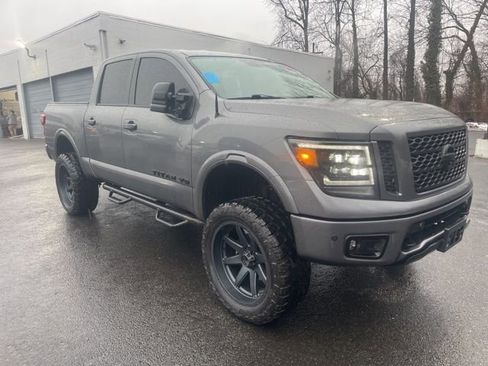 Used 2019 Nissan Titan PRO-4X w/ Pro-4x Convenience Package image 8